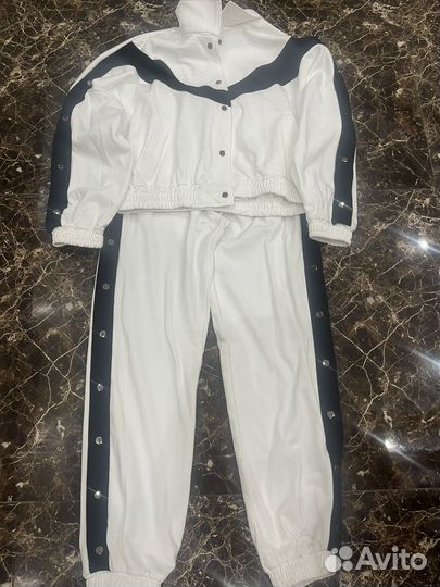 Спортивный костюм женский