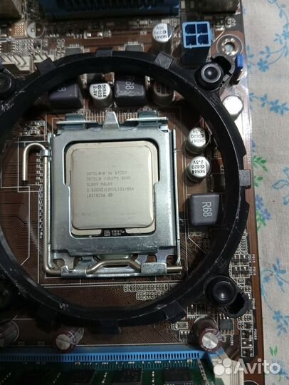 Материнская плата с процессором и памятью