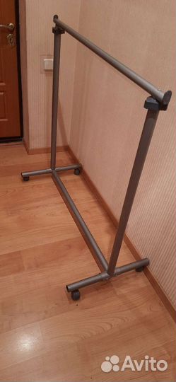 Вешалка напольная для верхней одежды