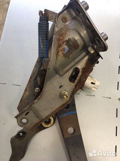 Педаль тормоза Toyota 4Runner (2432)