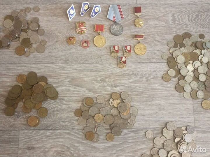 Медали, Кокарда, монеты СССР и прочие
