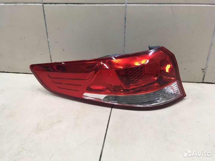 Фонарь задний левый наружный (2015-2017) (Седан)