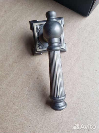 Дверная ручка античная бронза