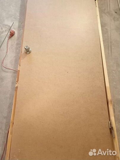 Строительная тяжёлая дверь