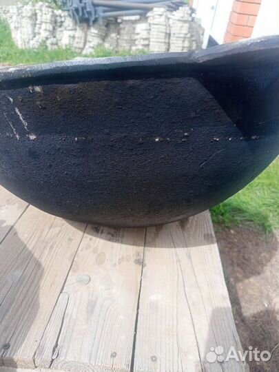 Казан чугунный 50 л с печкой и трубой