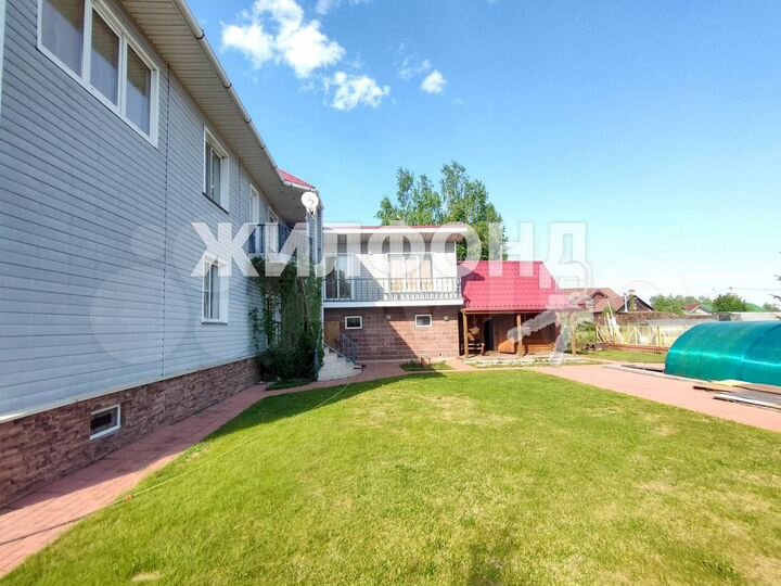 Дом 355 м² на участке 15 сот.