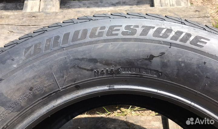 Bridgestone Blizzak LM-80 235/65 R17 104H