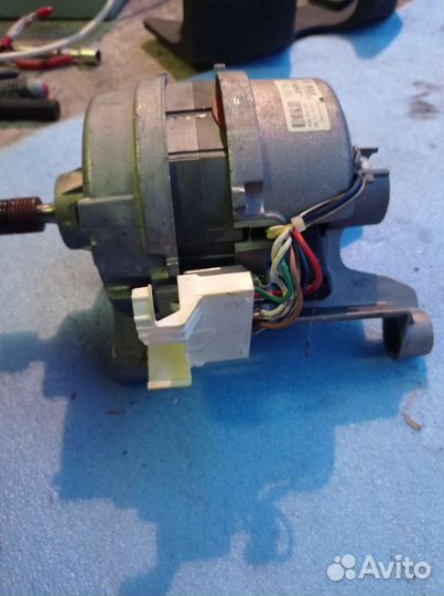 Двигататель стиральной машины Zanussi 20580.052