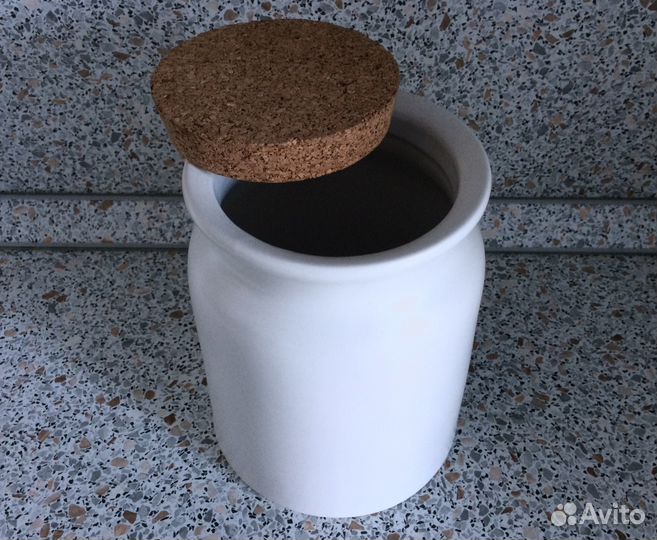 Банка керамич. 1,5л новая