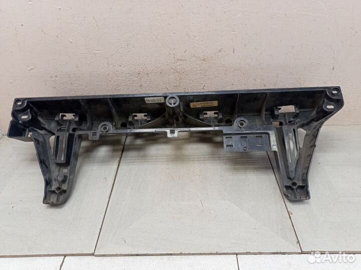 Кронштейн заднего бампера