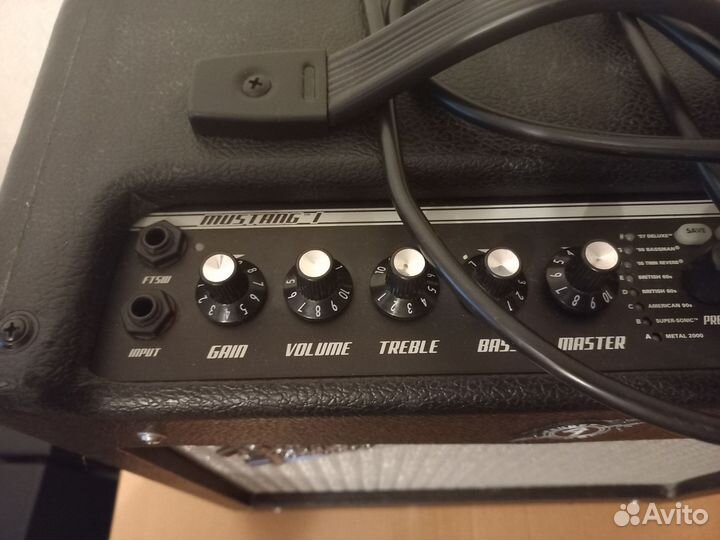 Гитарный комбоусилитель fender