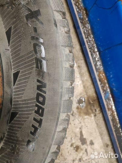 Michelin X-Ice North 3 215/55 R16