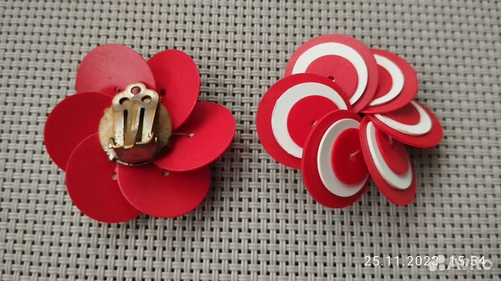 Бижутерия.броши.кулоны