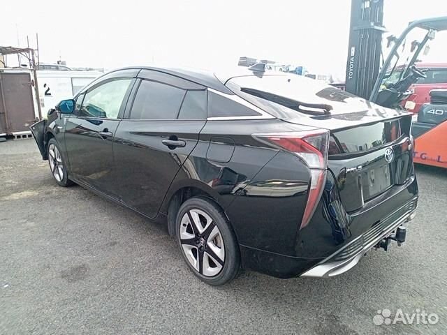 Поводок стеклоочистителя передний Toyota Prius