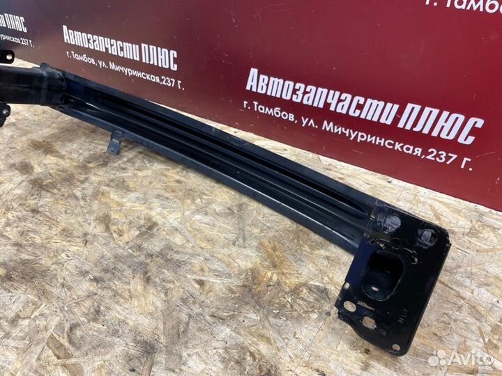 Усилитель бампера передний Volkswagen Polo