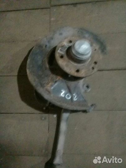 Передний левый кулак Mercedes w202 мерседес w202