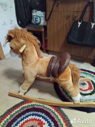 Лошадь качалка деревянная