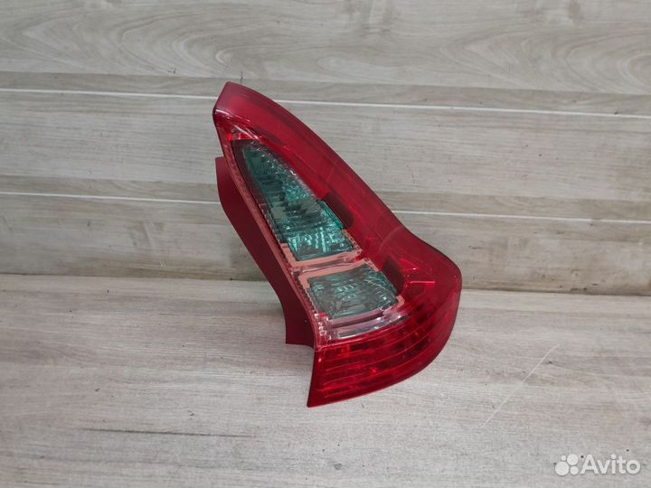 Фонарь задний правый Citroen C4 I (2004—2014)