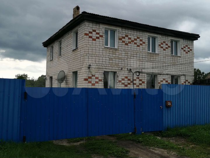 Коттедж 200 м² на участке 9 сот.