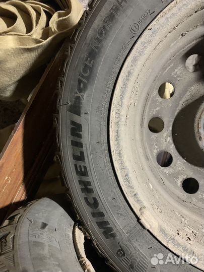 Michelin X-Ice North 4 185/65 R15 92T