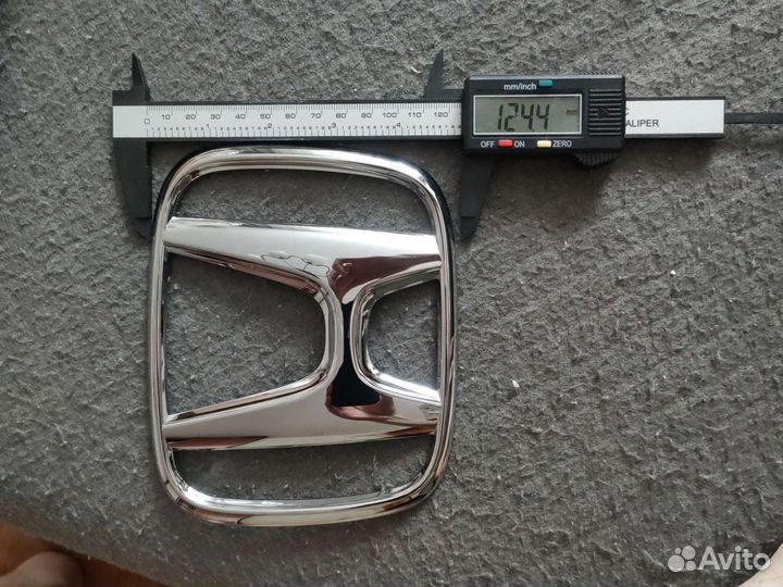 Эмблема Honda