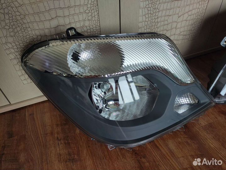 Фара Спринтер 906 рест левая правая