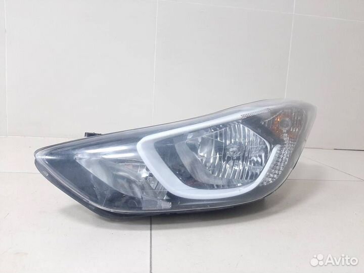 Фара левая Hyundai Elantra