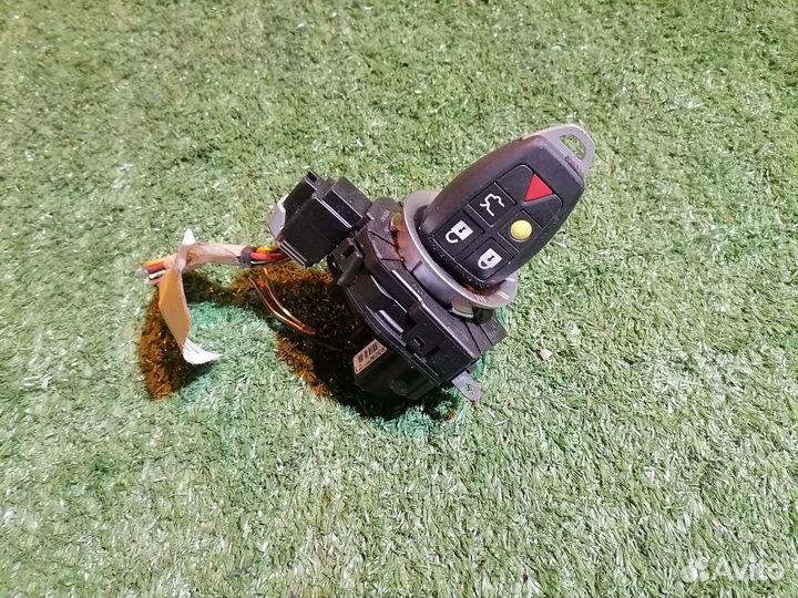 Замок зажигания 30797784 Volvo V50 MW