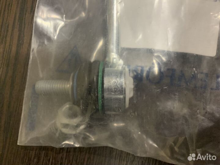 Стойка переднего стабилизатора Volvo 31658608