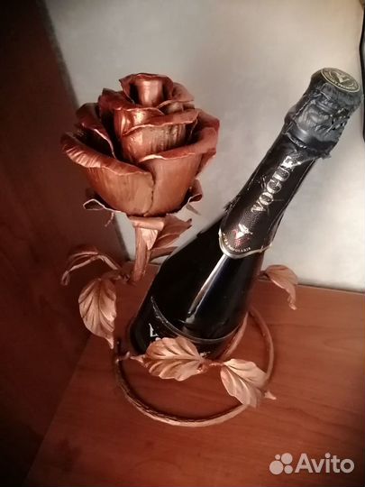 Бутылочница, роза кованная. Ручная работа