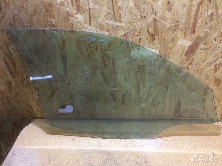 MR720212 Стекло двери перед L Mitsubishi Carisma