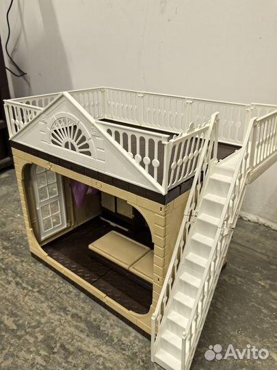 Кукольный домик с мебелью