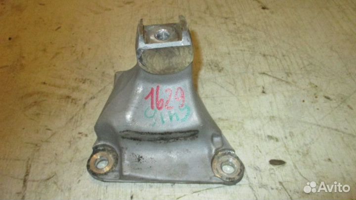 Кронштейн опоры двигателя Honda Crosstour