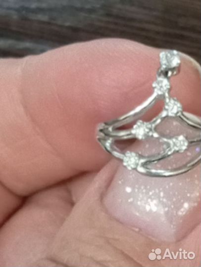 Золотое кольцо с бриллиантом