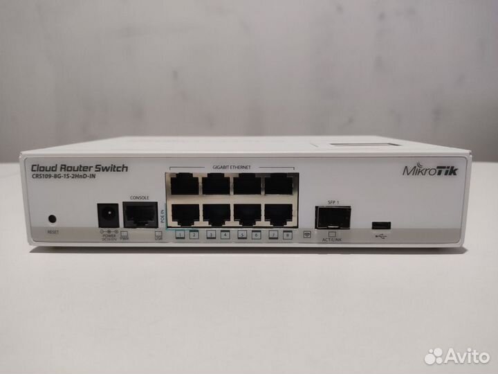 Коммутатор MikroTik CRS109-8G-1S-2HnD-IN
