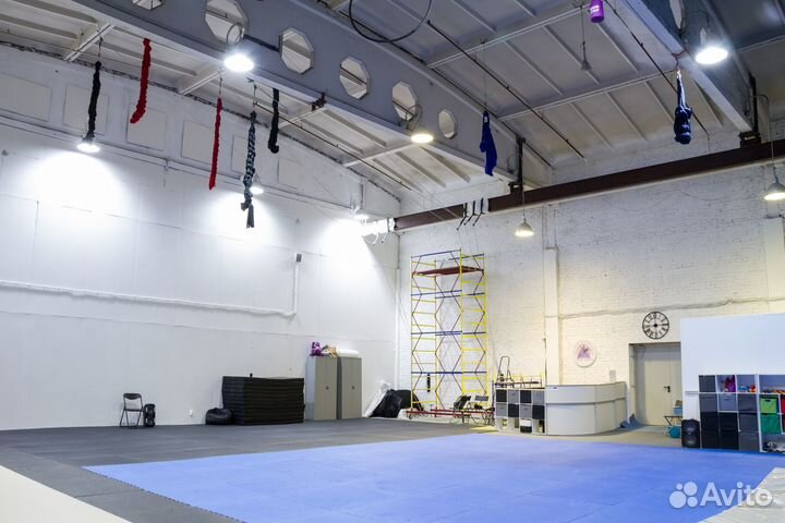 Почасовая аренда зала. Высокие потолки 9 m