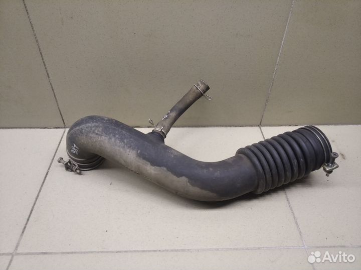 Патрубок воздушного фильтра V5 2013