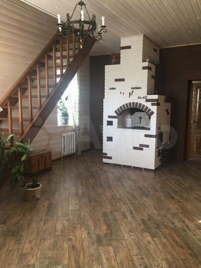 Коттедж 240 м² на участке 10 сот.