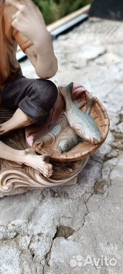 Фарфоровая статуэтка Рыбак Италия