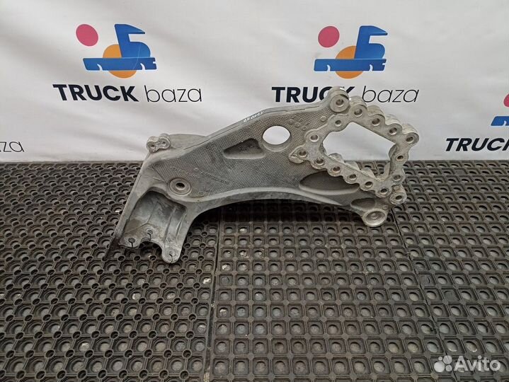 A9603223901 Кронштейн передней рессоры левый