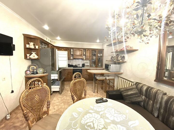 Дом 250 м² на участке 5 сот.