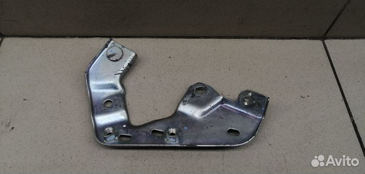 Кронштейн (сопут. товар) Hi Lux 2015