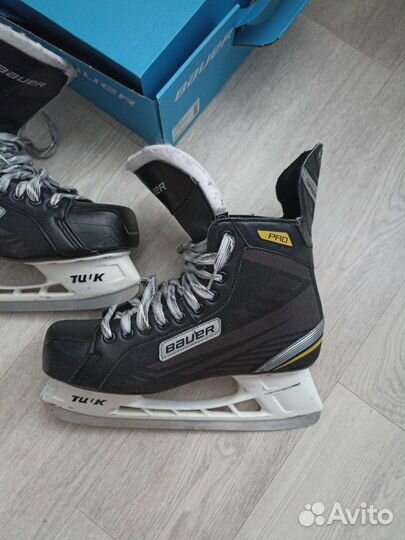 Хоккейные коньки bauer