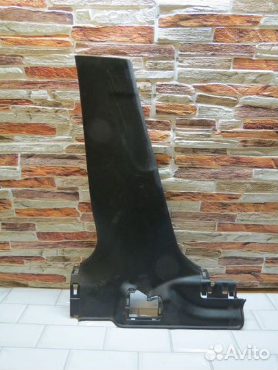 Обшивка средней стойки левая Honda Civic 4D