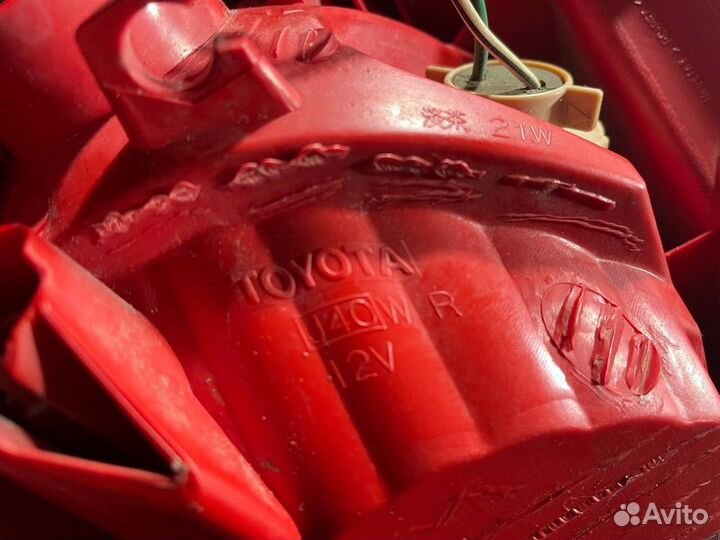 Фонарь Toyota Caldina T240