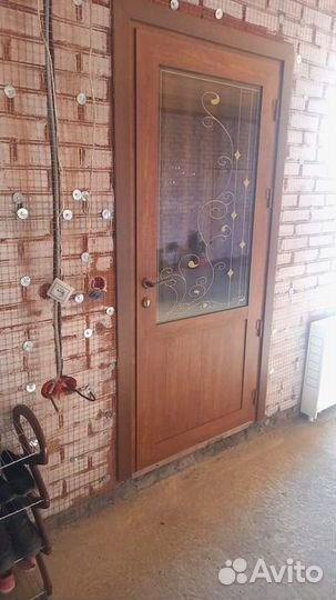 Пластиковая дверь