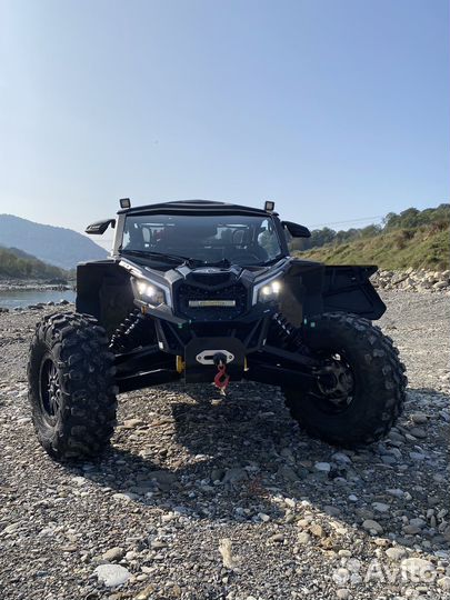 Багги BRP Can-am Maverick X RS Turbo RR Smart-shox