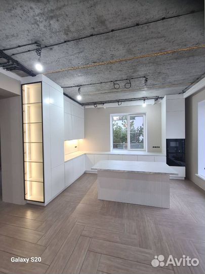 Кухня под потолок на заказ