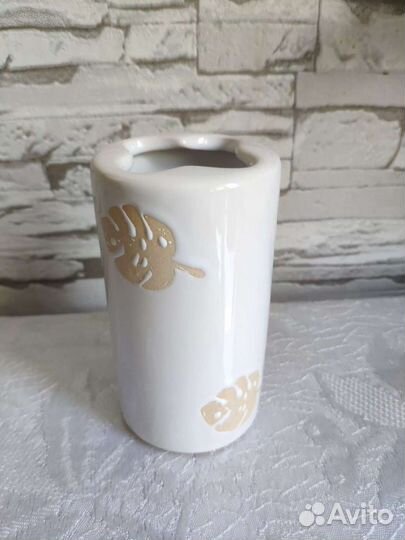 Стаканы (подставки) для зубных щеток