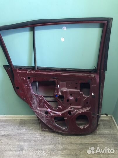 Дверь задняя левая Nissan Tiida C11